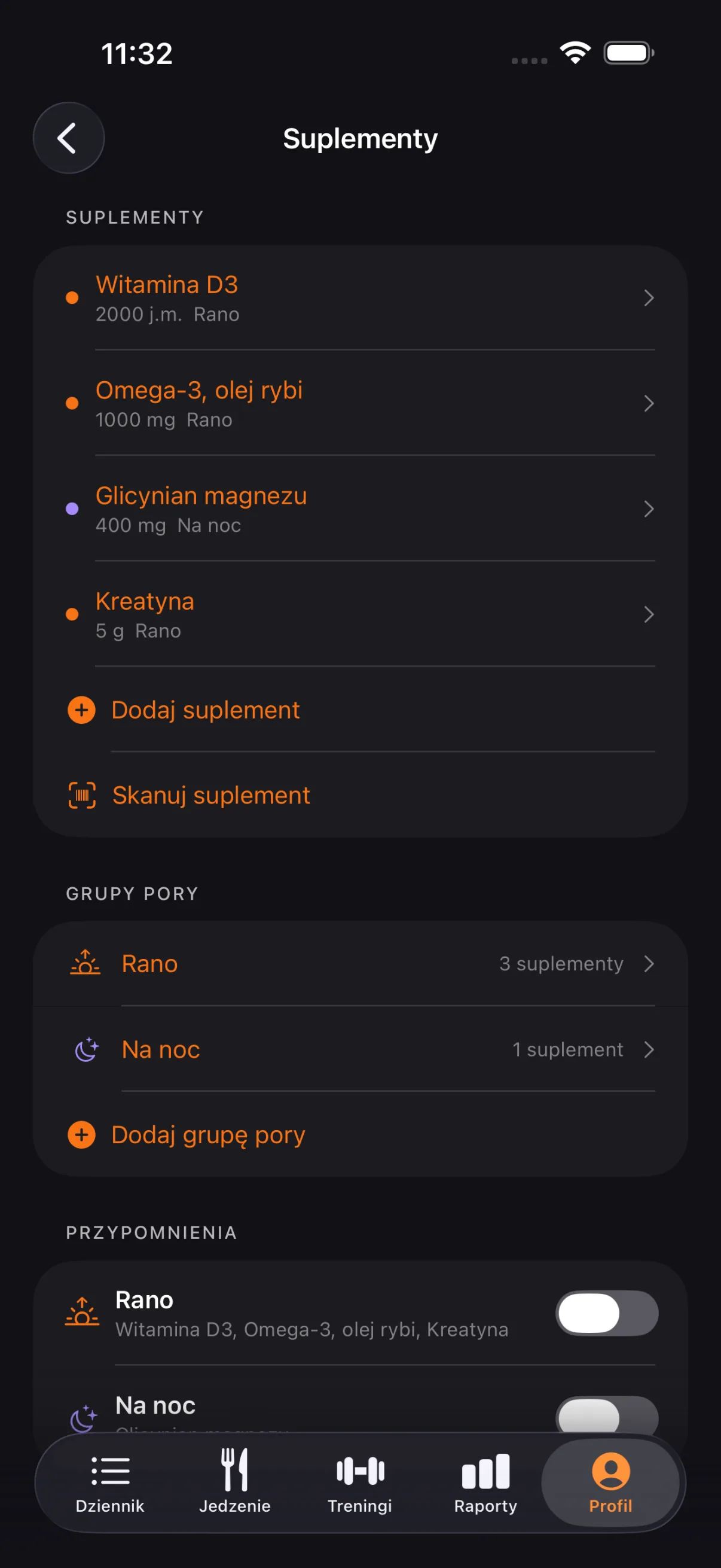 Suplementy z dawką i grupą pory, same grupy i przypomnienia dla każdej. Suplement dodasz ręcznie albo skanując kod kreskowy z opakowania.